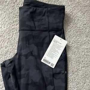 BRAND NEW NEVER WORN — LULULEMON — FAST AND FREE 25” TIGHTS — black camo